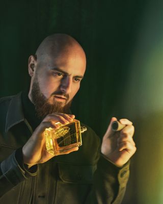 Pavel – vůně, která vypráví příběh muže, který je silný a sebevědomý, ale zároveň lidský a blízký své rodině. Inspirací...