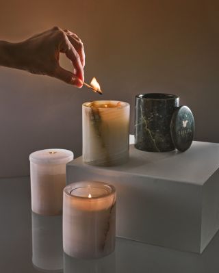 Druhý advent. Čas, kdy se svět zpomalí a domov dýchá klidem. Luxusní svíčku v onyxovém kameni u nás najdete v několika...